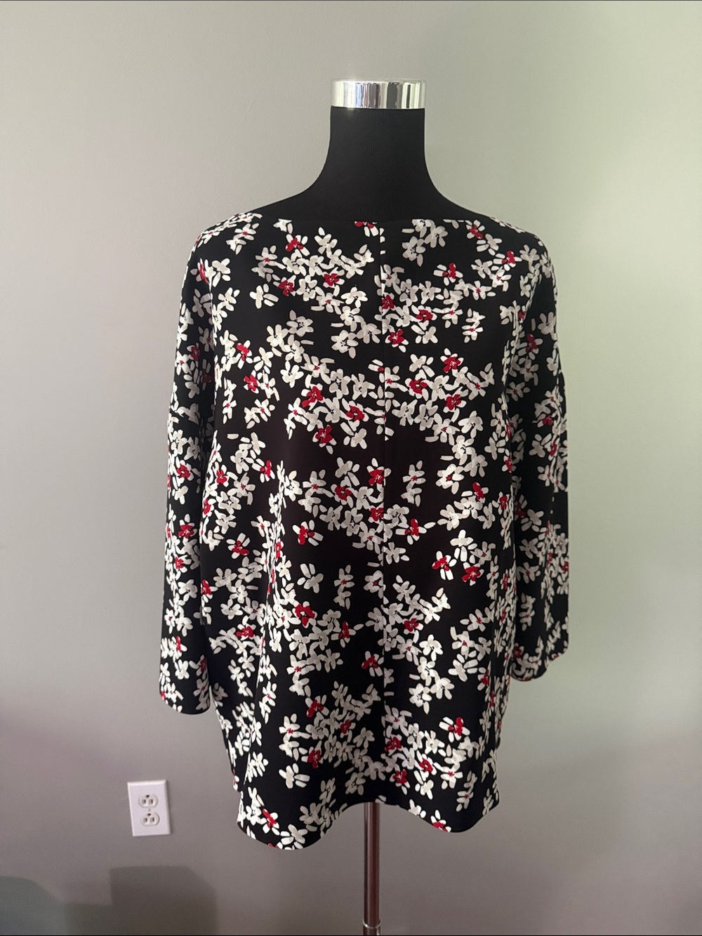 Lafayette 148 ❤️ floral blouse